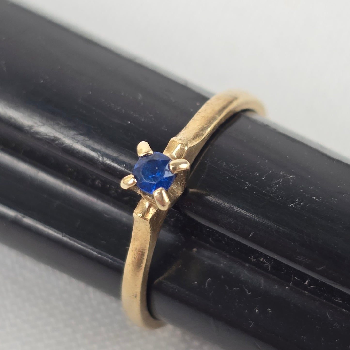 10K Gold Sapphire Delicate Ring Size 5.5