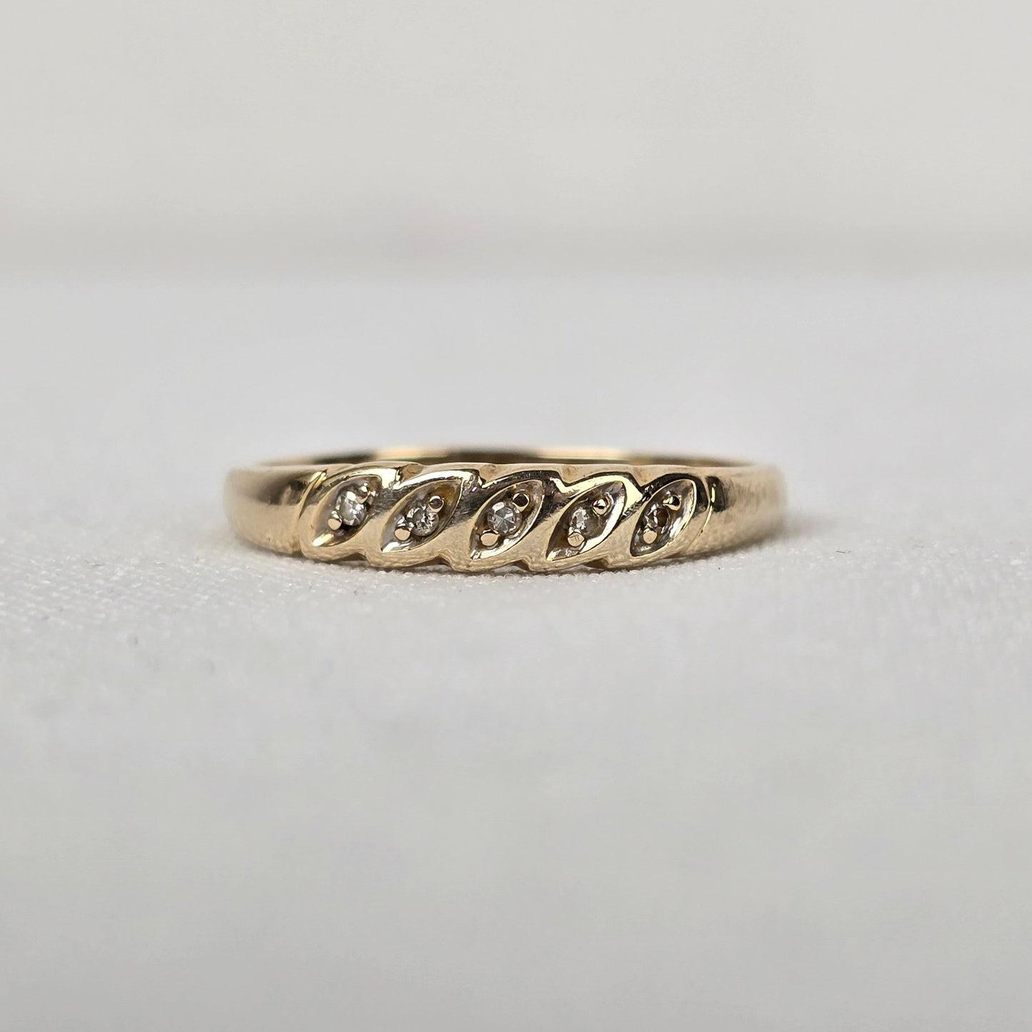 10k Gold Diamond Band Ring Size 9.5