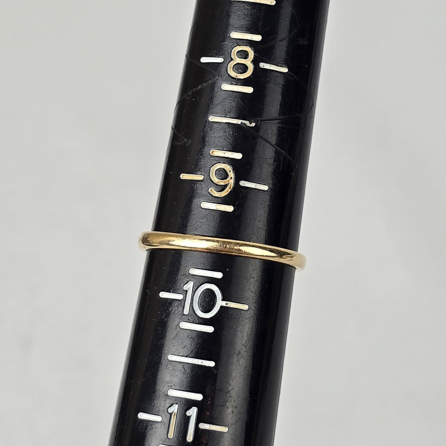 10k Gold Diamond Band Ring Size 9.5