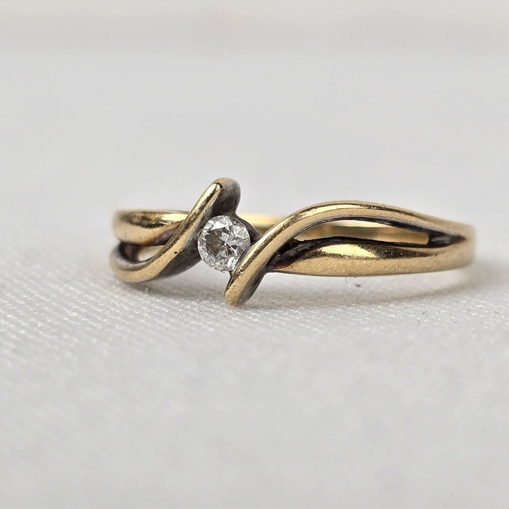 10kt Gold Diamond Ring Size 7