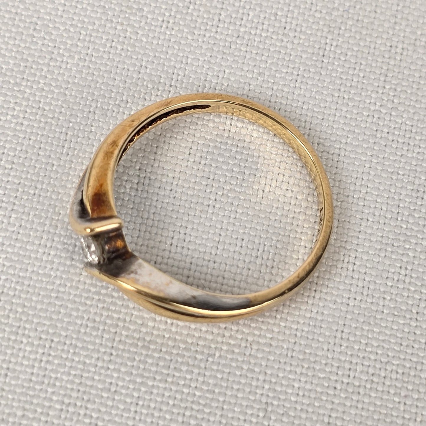 10kt Gold Diamond Ring Size 7