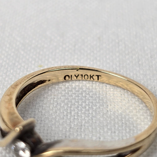 10kt Gold Diamond Ring Size 7
