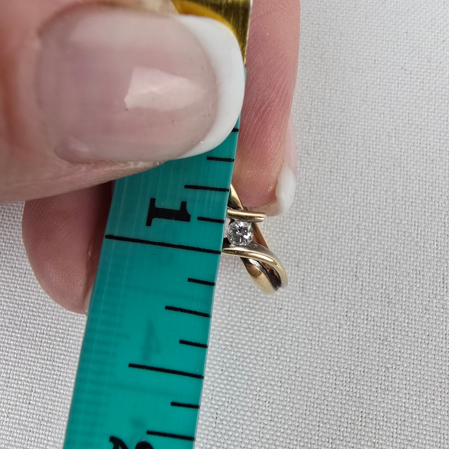 10kt Gold Diamond Ring Size 7