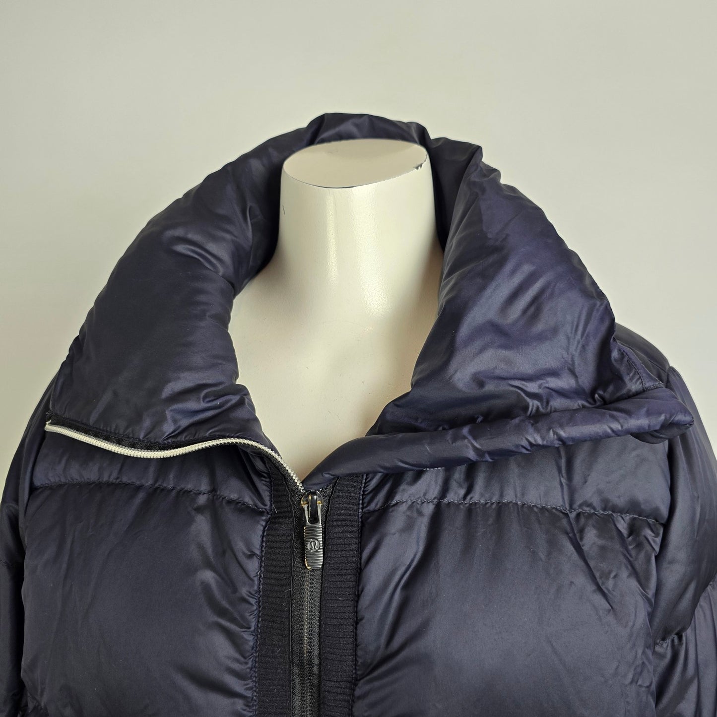 Lululemon Cloudscape Navy Puffer Jacket Size 10