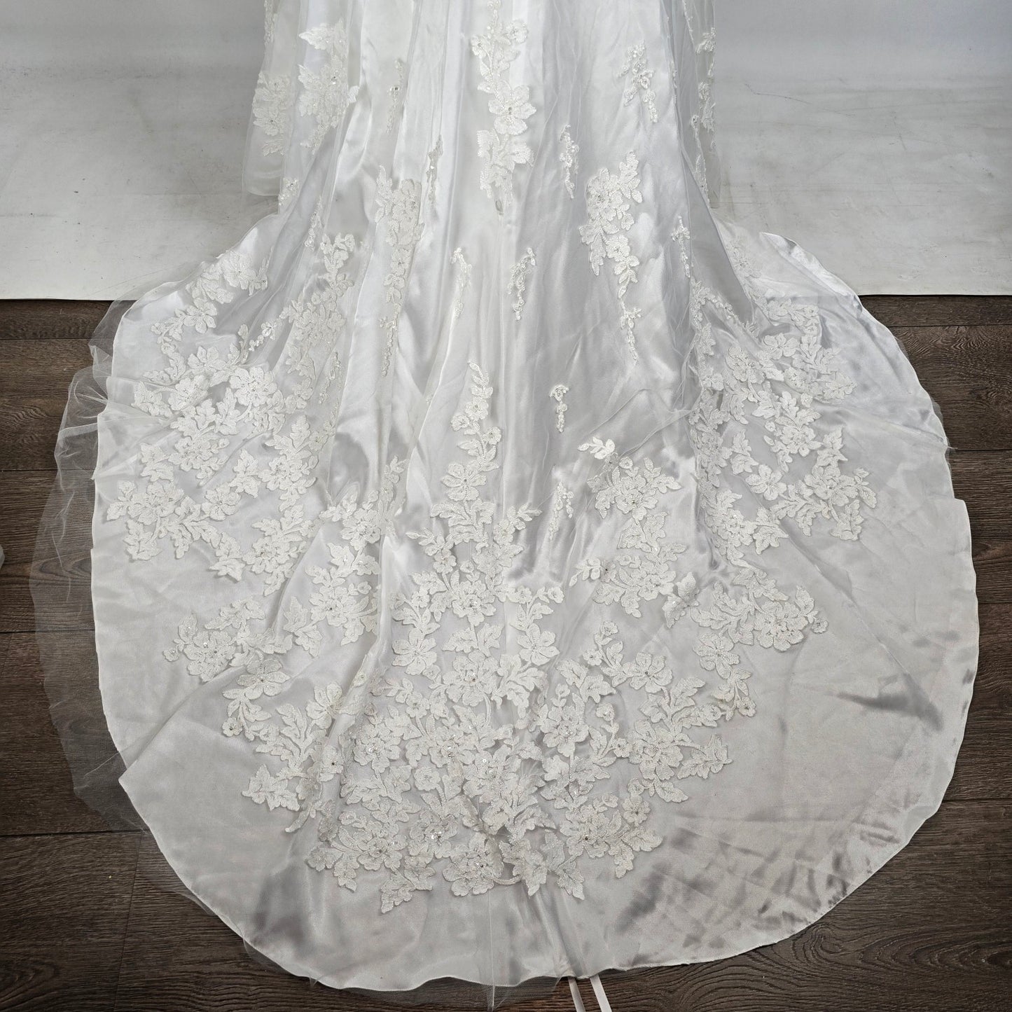 Mori Lee White Lace Overlay Wedding Dress Size 10