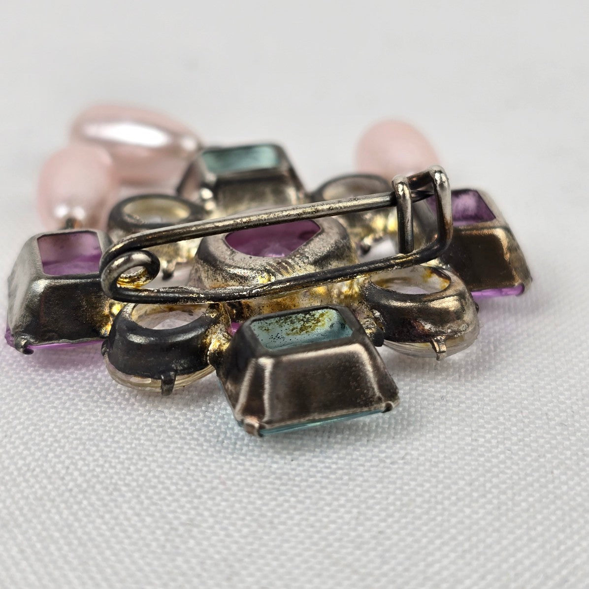 Vintage Blue & Pink Cut Glass Faux Pearl Brooch