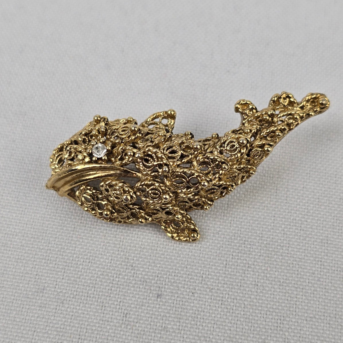 Vintage Gold Tone Wale Brooch