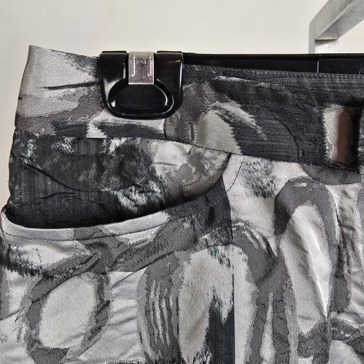 Comrags Black & Grey Graphic Print Pants Size M
