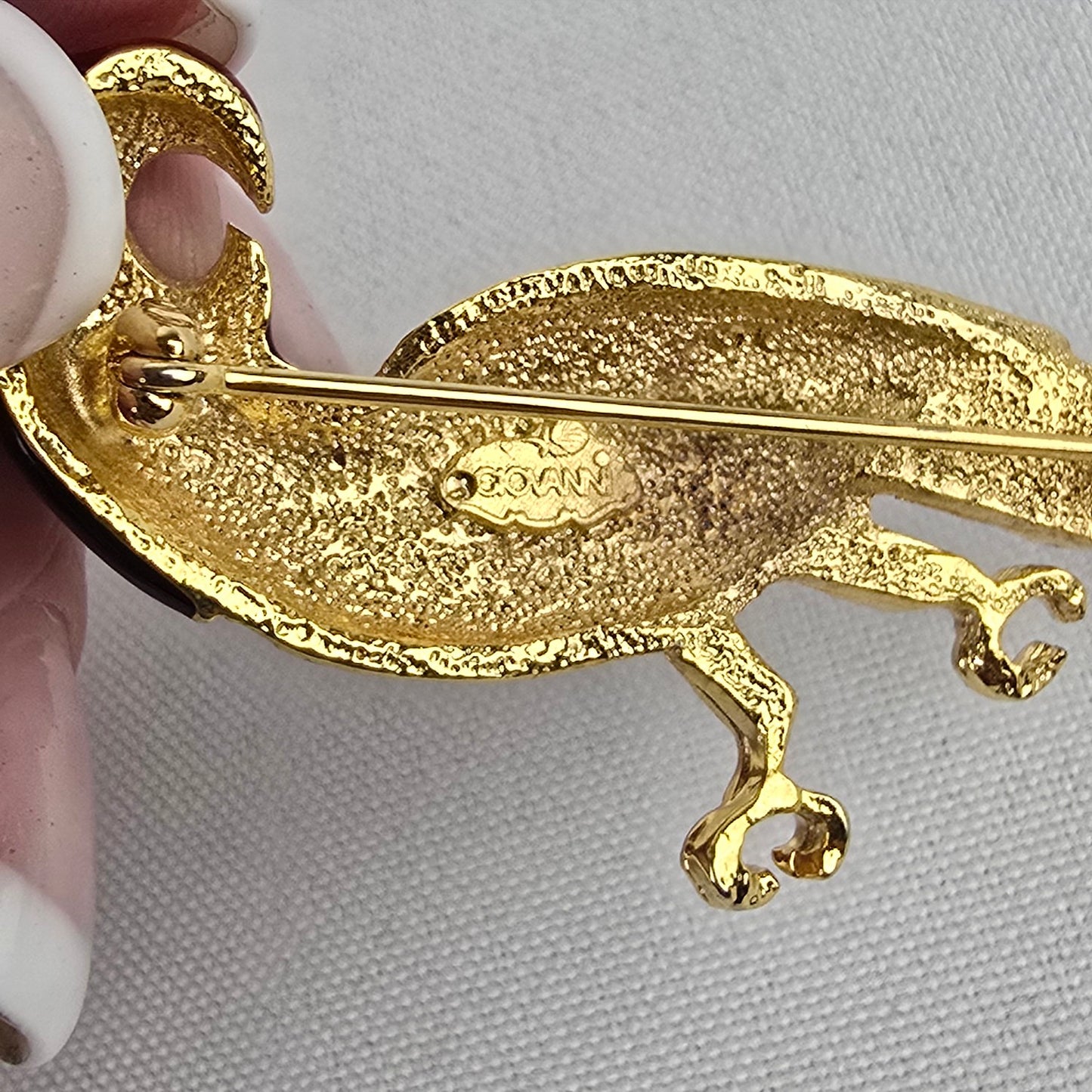 Vintage Parrot Enamel Gold Tone Brooch