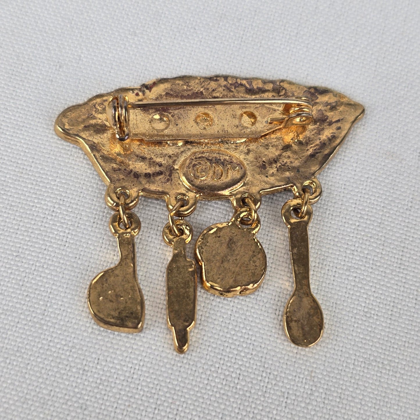 Vintage Enamel Pie Baking Brooch