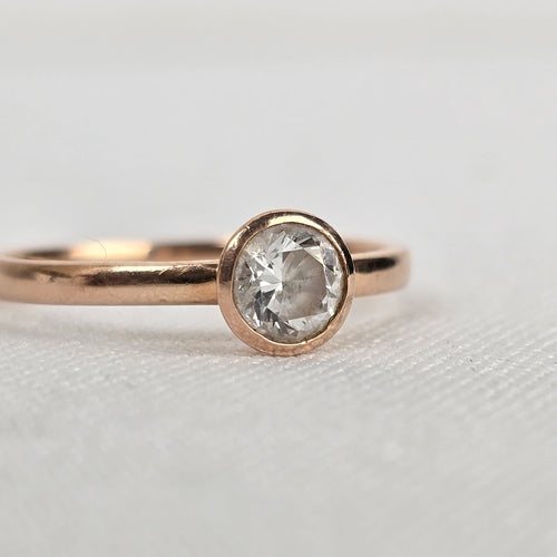 14K Gold NH Bezel Set Faux Diamond Ring Size 7