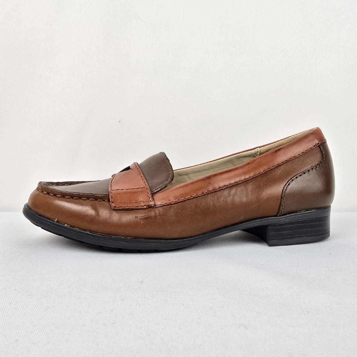 Naturalizer Brown Leather Loafers Size 6.5