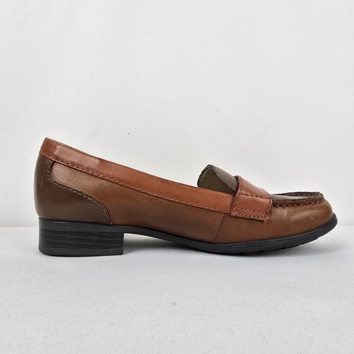 Naturalizer Brown Leather Loafers Size 6.5