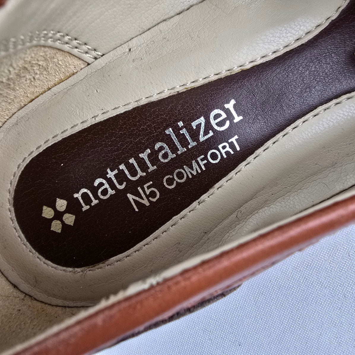 Naturalizer Brown Leather Loafers Size 6.5