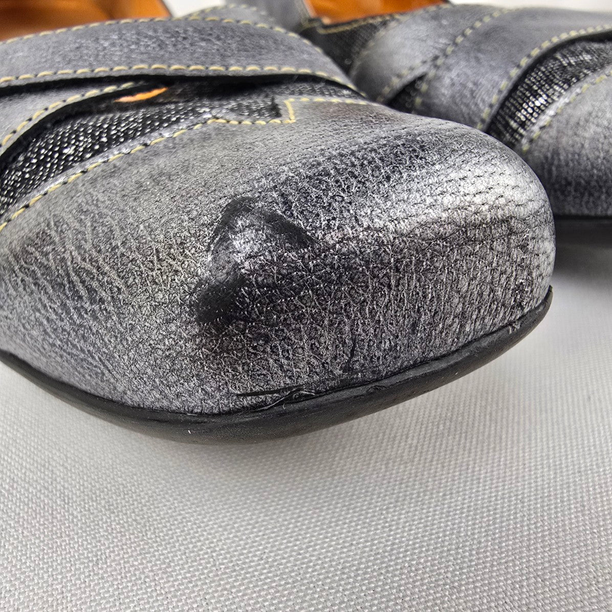 Un Tour en Ville Black Leather Mary Jane Shoes Size 9