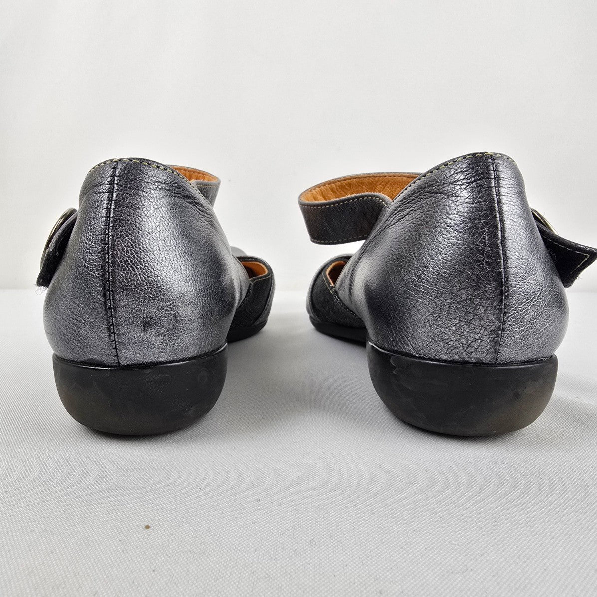 Un Tour en Ville Black Leather Mary Jane Shoes Size 9