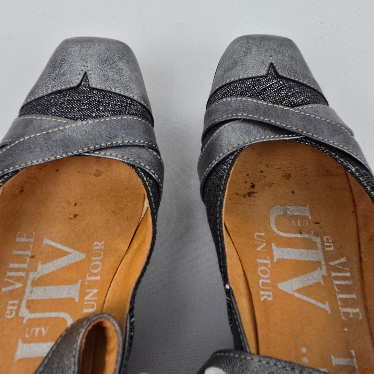 Un Tour en Ville Black Leather Mary Jane Shoes Size 9