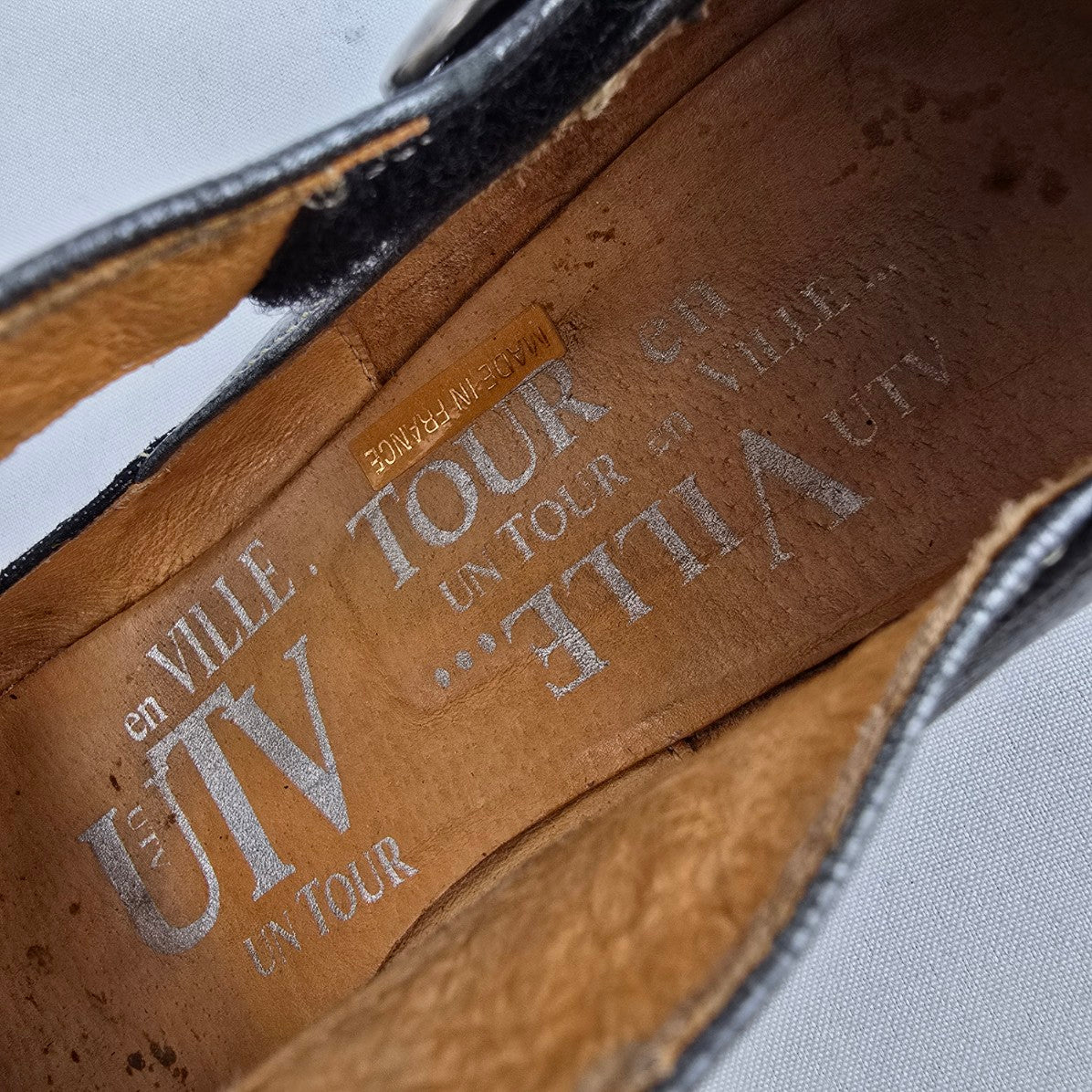 Un Tour en Ville Black Leather Mary Jane Shoes Size 9