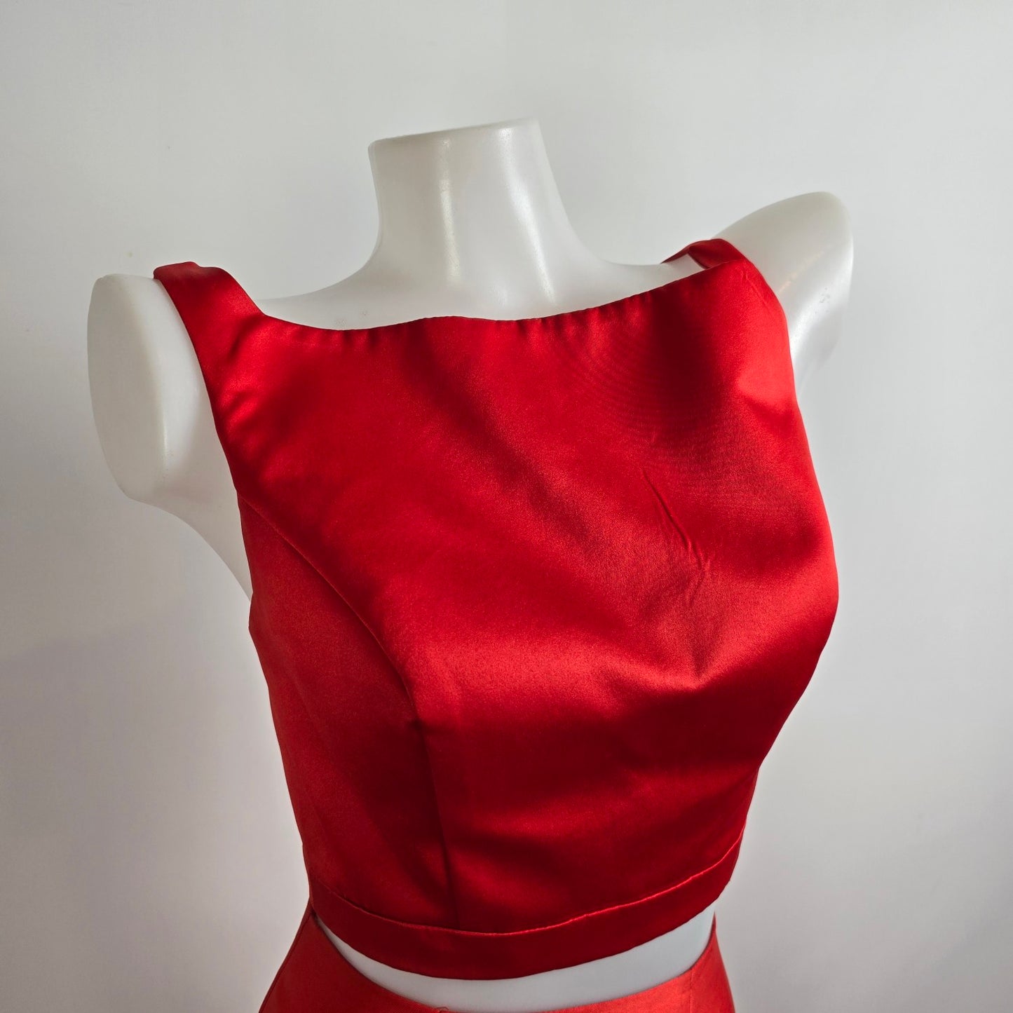 Angela & Alison Red Two Piece Grad Eventwear Gown Size 2