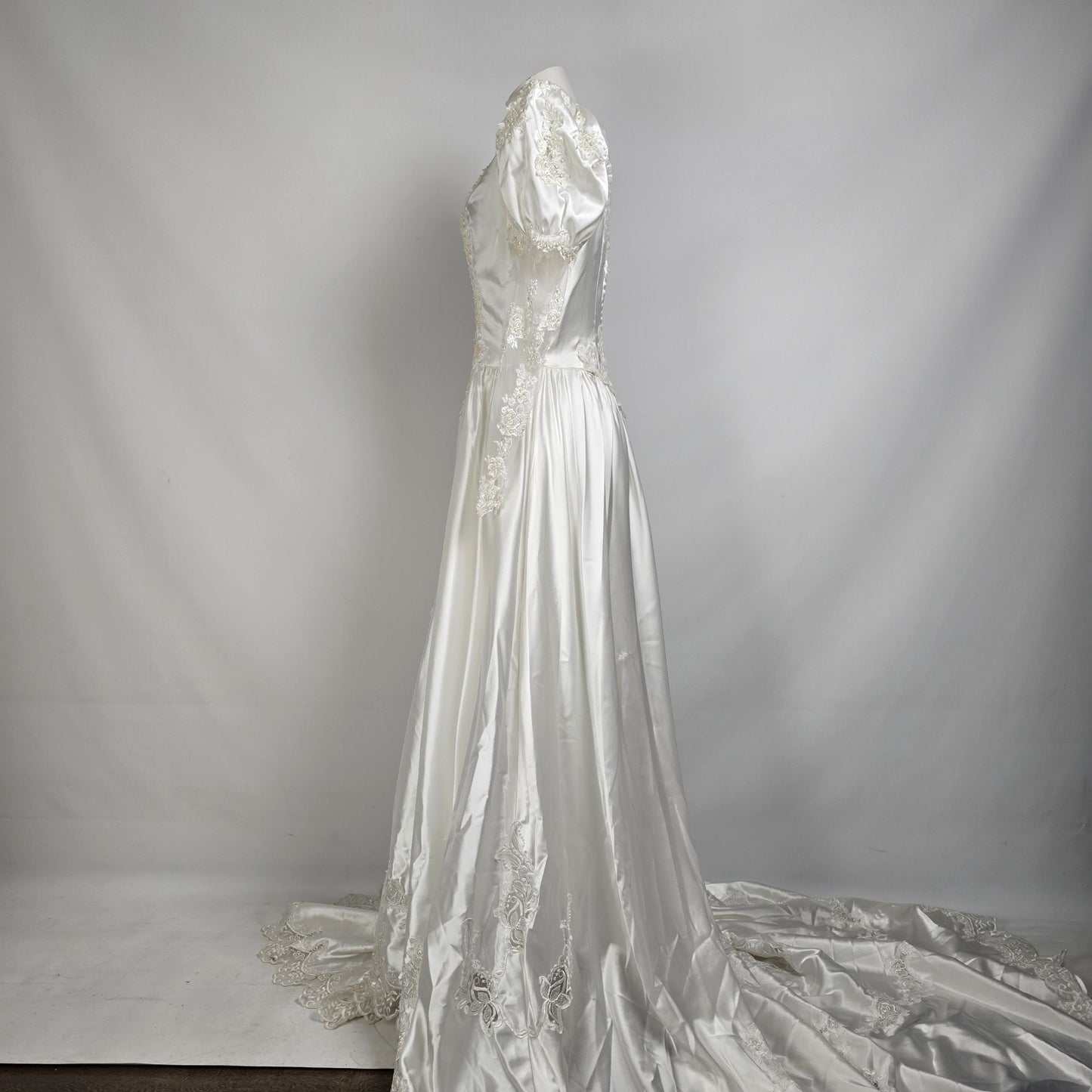 Vintage Alfred Angelo White 80s Puff Sleeve Wedding Dress Size M/L
