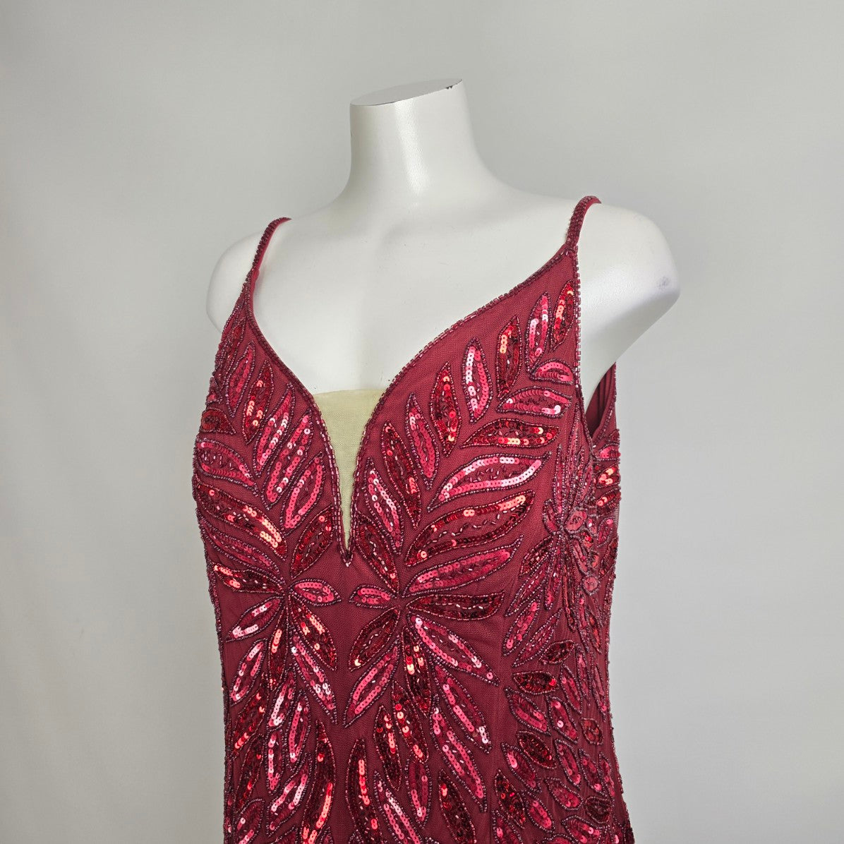 Mac Duggal Burgundy Plunging V Neck Embellished Leaf Gown Size 14