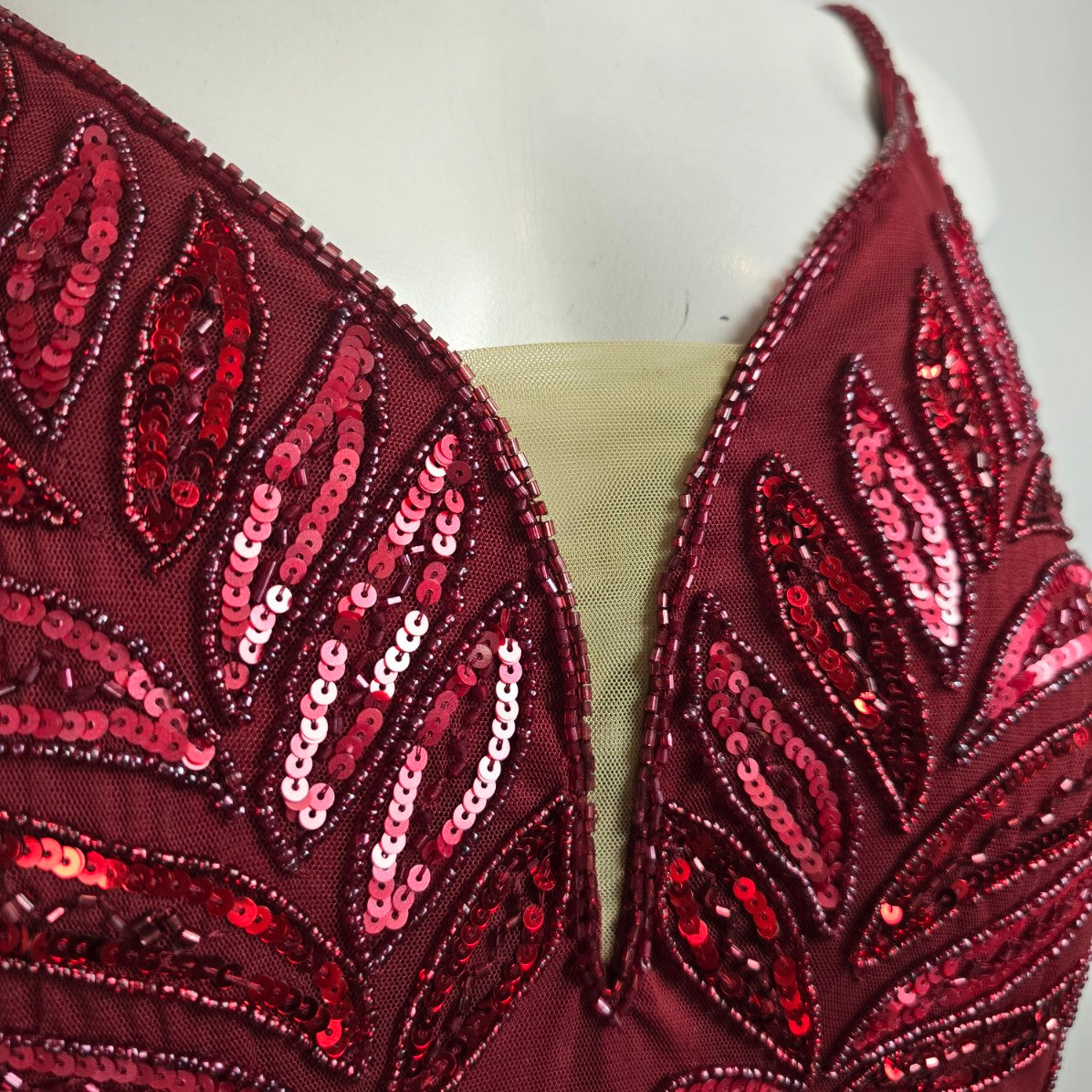 Mac Duggal Burgundy Plunging V Neck Embellished Leaf Gown Size 14