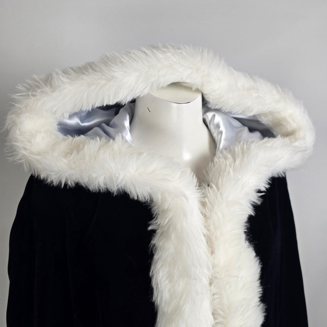Velvet Hooded Cloak with Fur Trim Onesize
