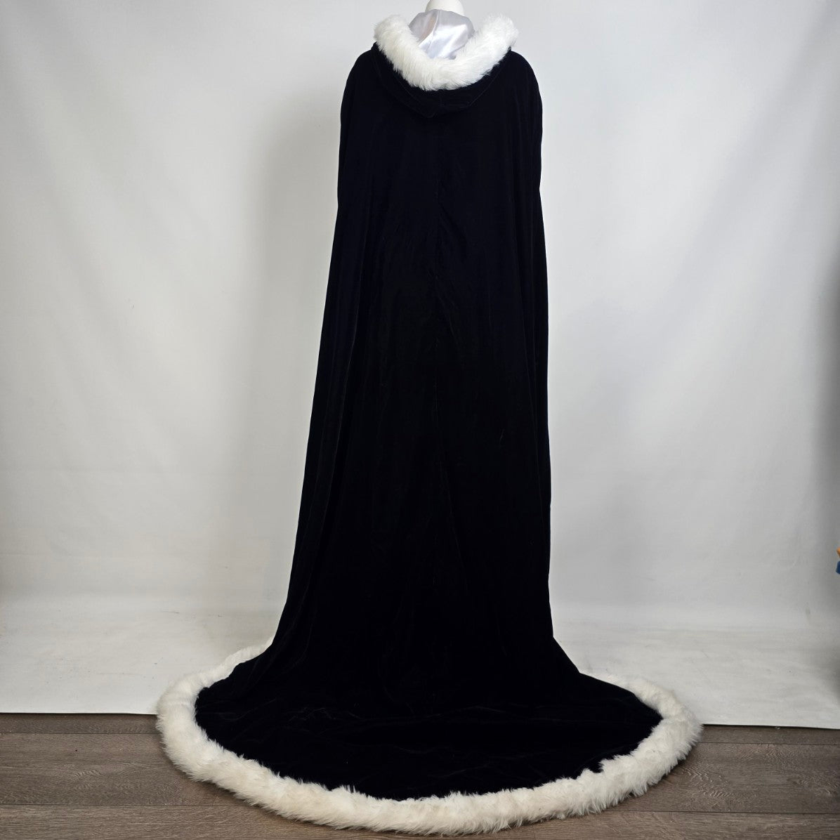 Velvet Hooded Cloak with Fur Trim Onesize