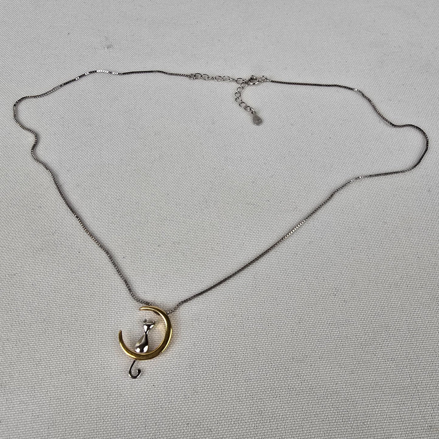 925 Sterling Silver Cat On The Moon Pendant Box Chain Necklace