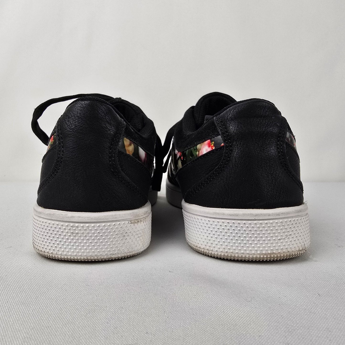 Just Fab Floral Lace Up Sneakers Size 9