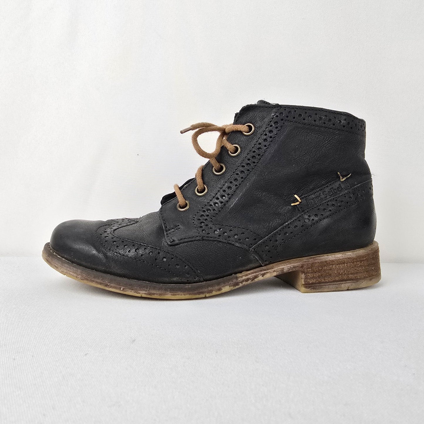 Josef Seibel Sienna Black Leather Lace Up Ankle Boot Size 5.5