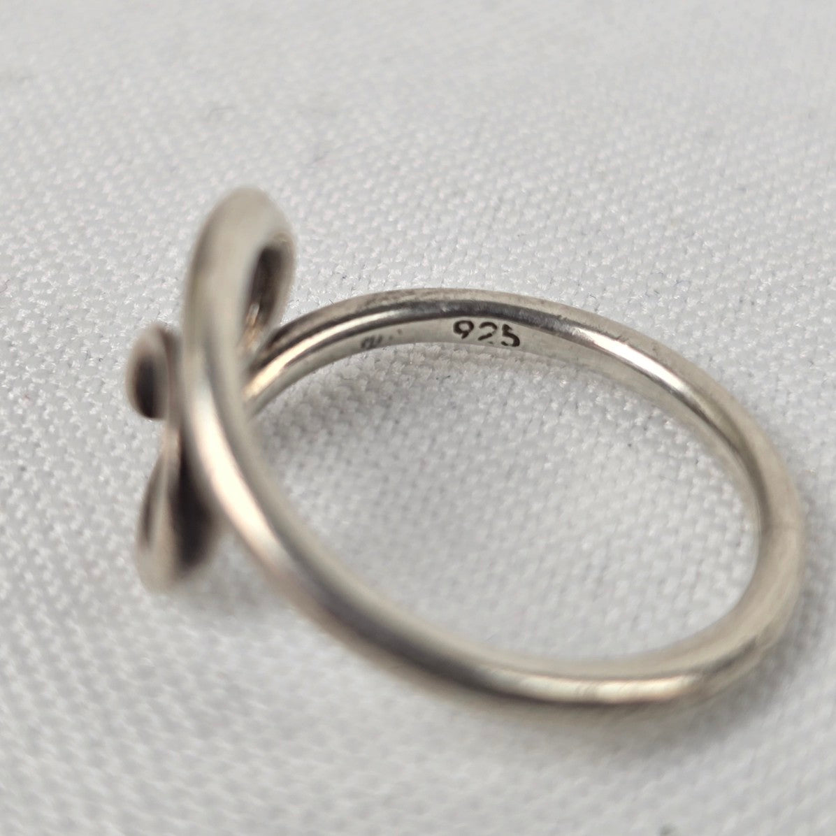 925 Sterling Silver Swirl Ring Size 6