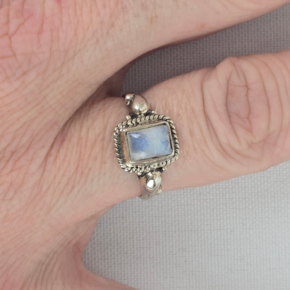 925 Sterling Silver Moonstone Ring Size 6