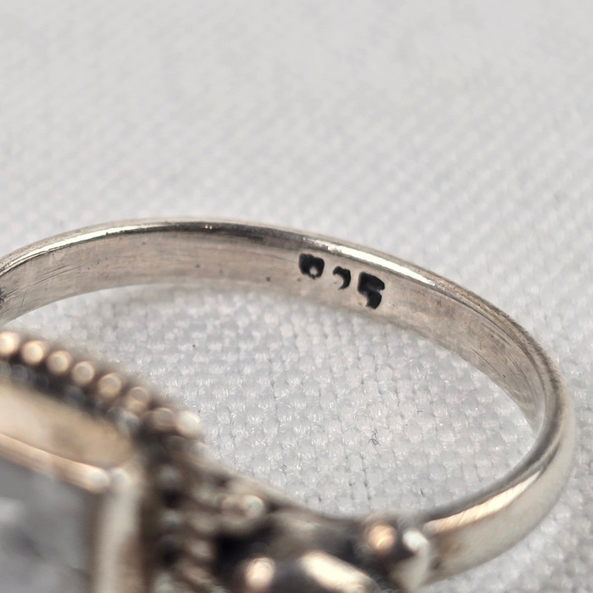 925 Sterling Silver Moonstone Ring Size 6