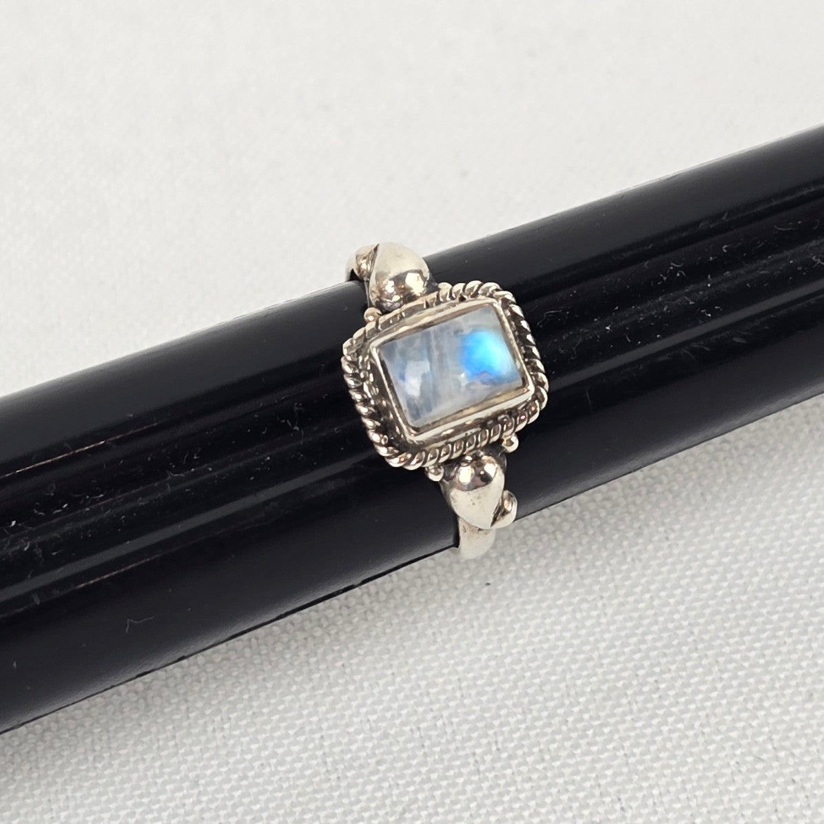 925 Sterling Silver Moonstone Ring Size 6