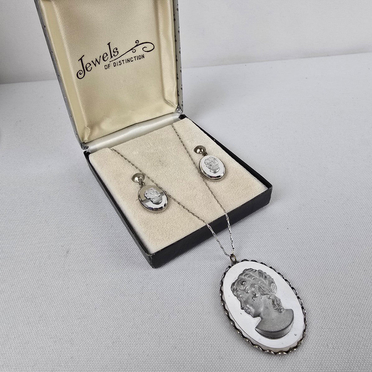 Vintage Silver Cameo Mirrored Necklace Screw Back Earrings Set