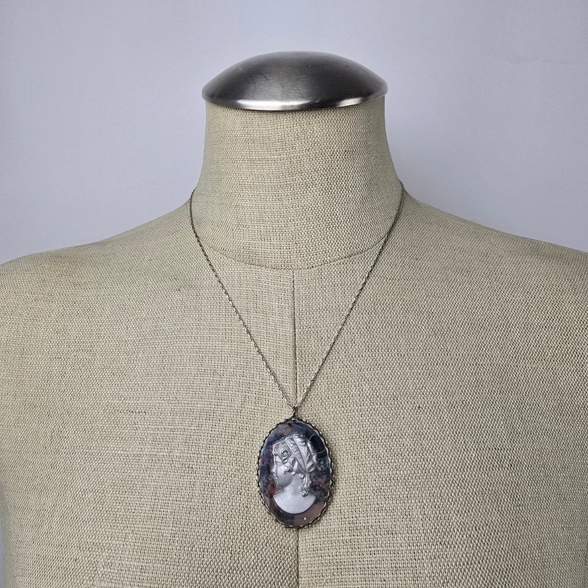 Vintage Silver Cameo Mirrored Necklace Screw Back Earrings Set