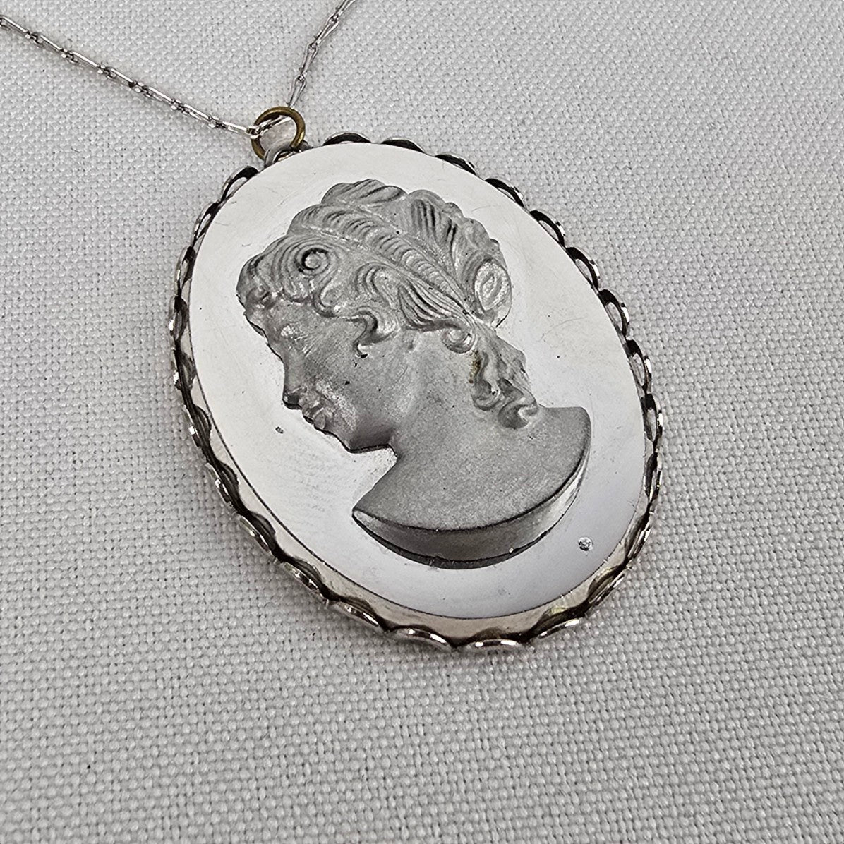 Vintage Silver Cameo Mirrored Necklace Screw Back Earrings Set