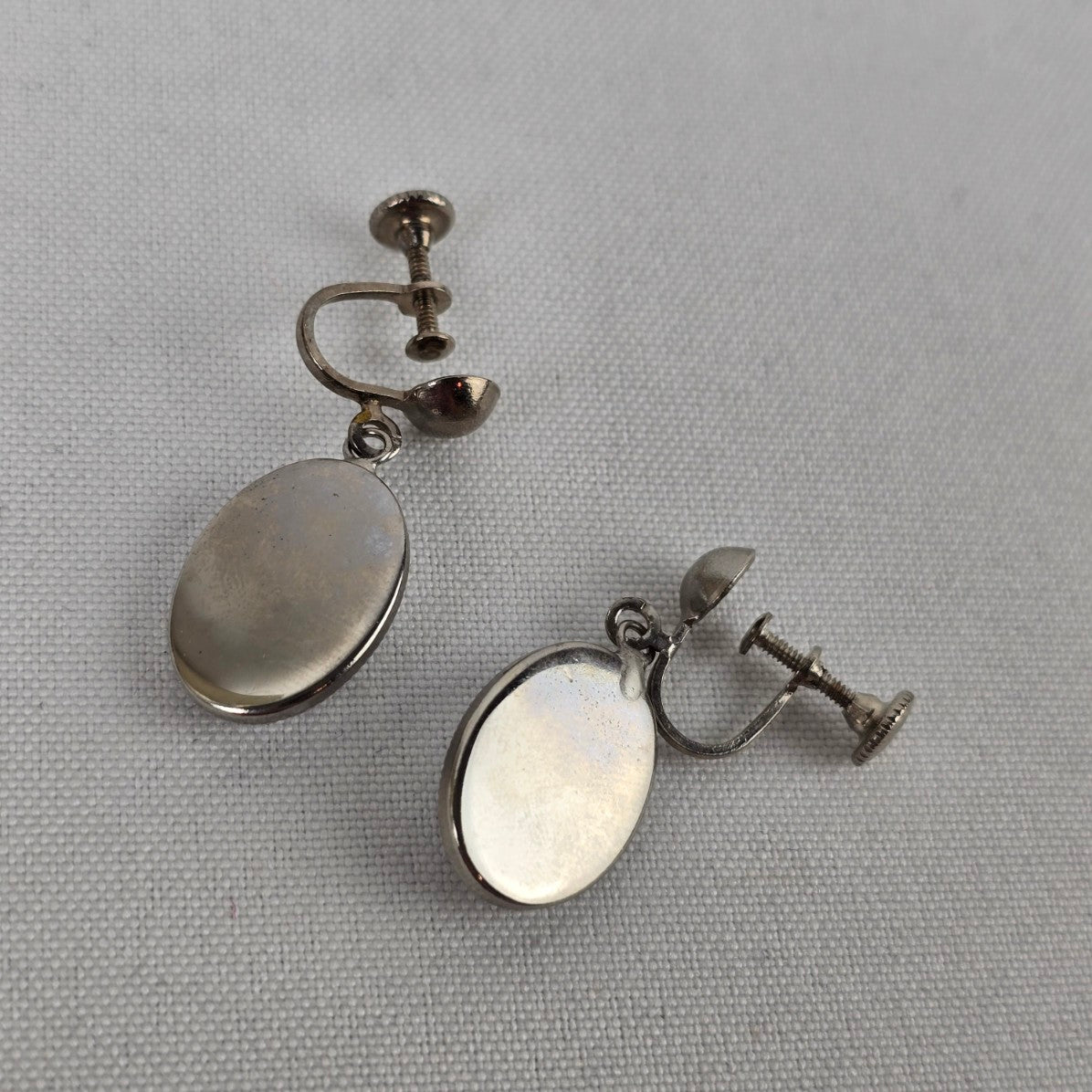 Vintage Silver Cameo Mirrored Necklace Screw Back Earrings Set