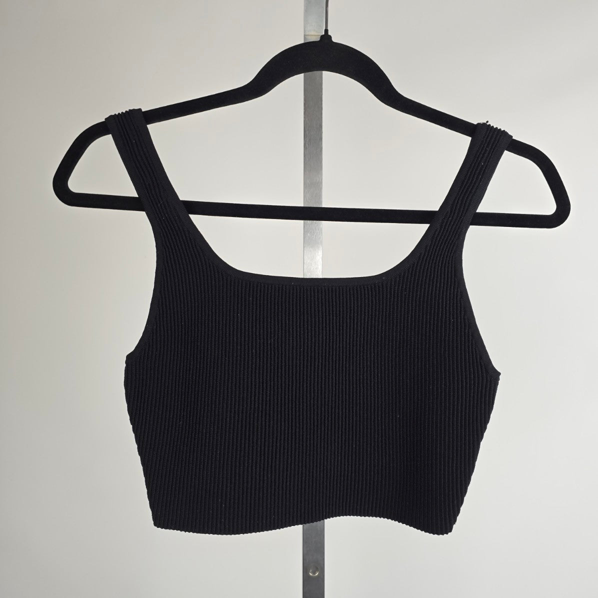 Babaton Sculp Black Knit Crop Tank Size M