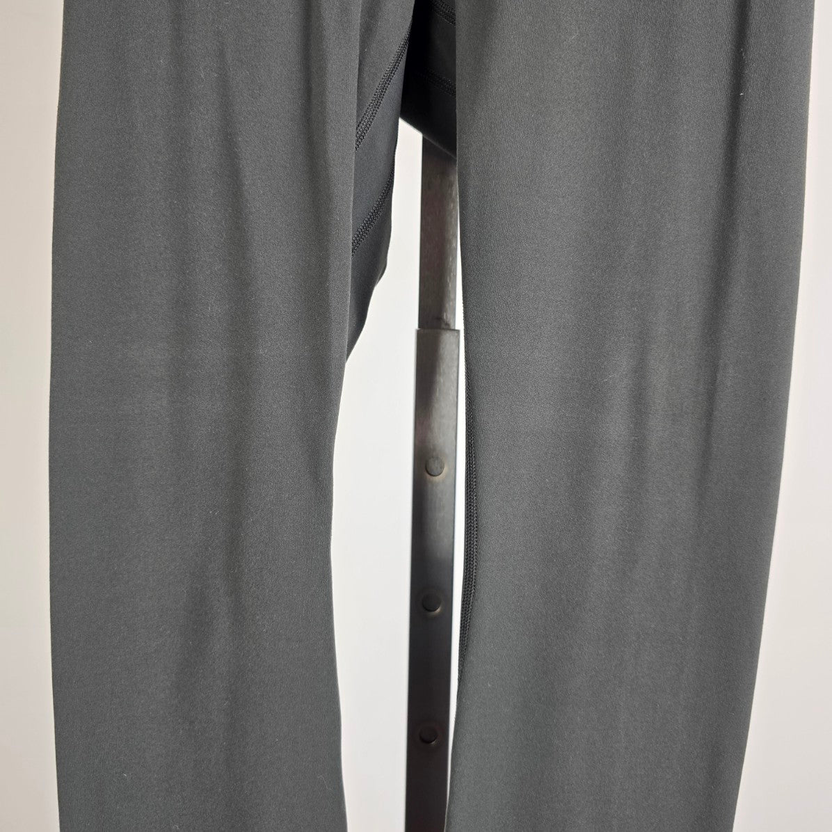 Lululemon Grey Align V-Waist Pant 25" Leggings Size 4