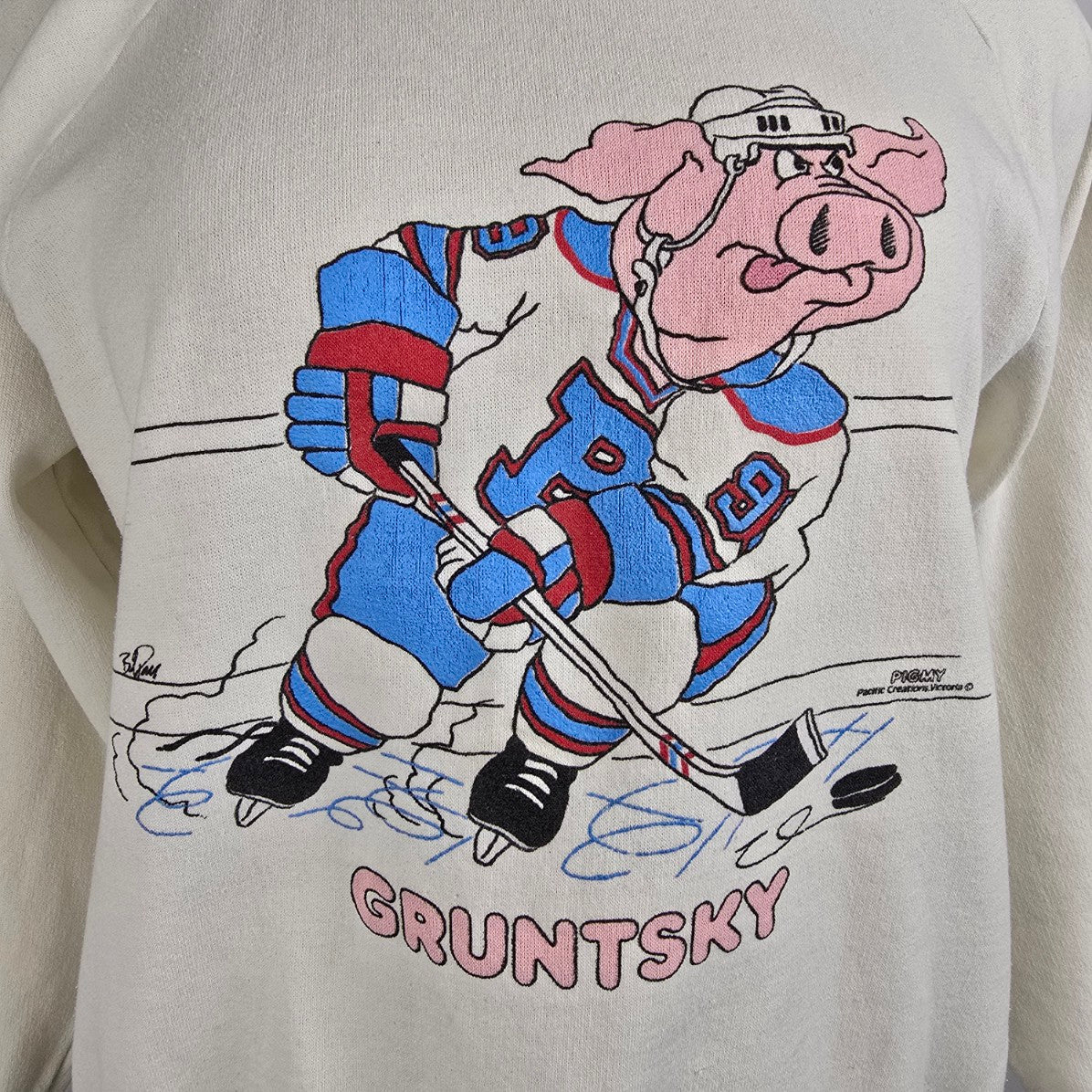 Vintage Pigmy Pacific Creations Gruntsky Pig Playing Hockey Sweatshirt Size M
