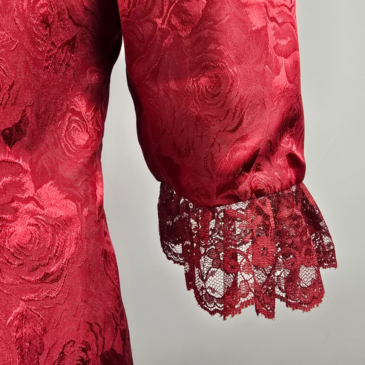 Red Floral Print Asian jacket with Lace Trim Size L