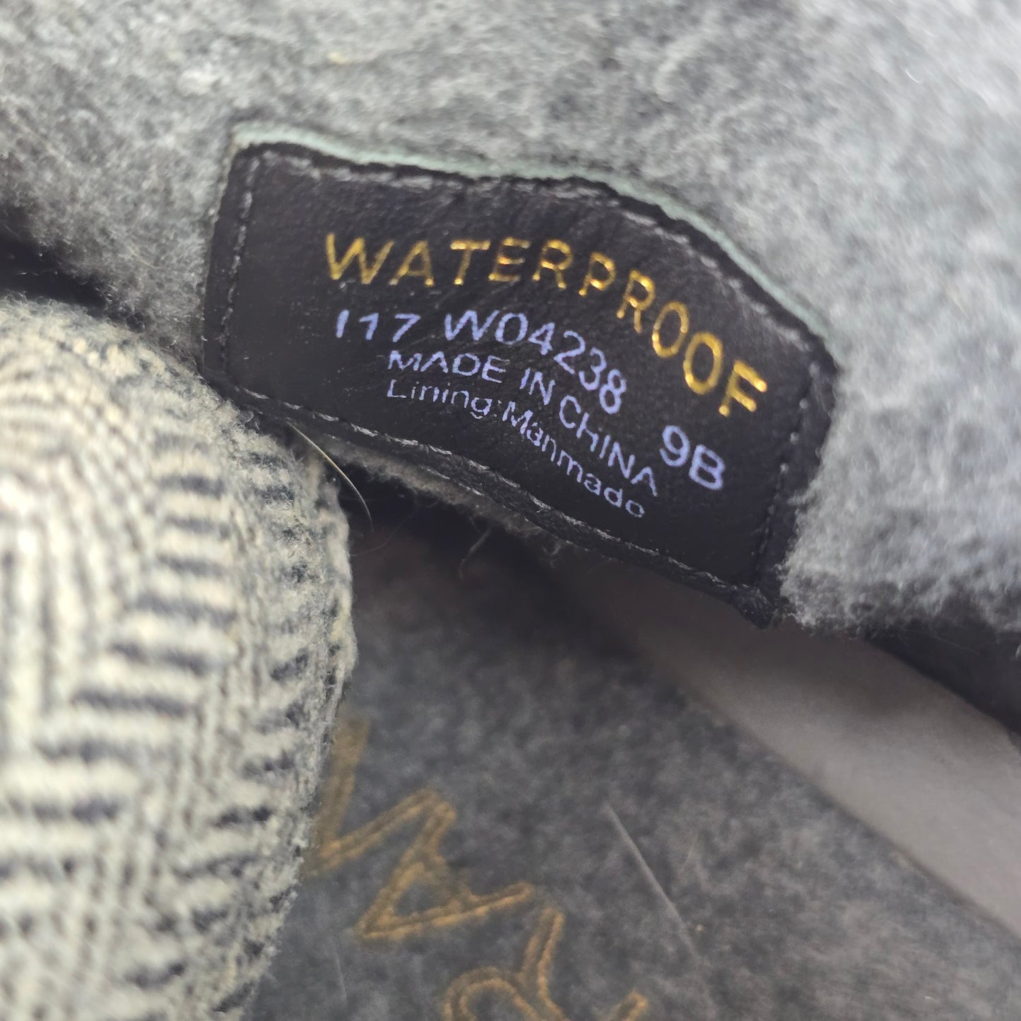 Cole Haan Zerogrand Waterproof  Black & Yellow Hiking Boot Size 9