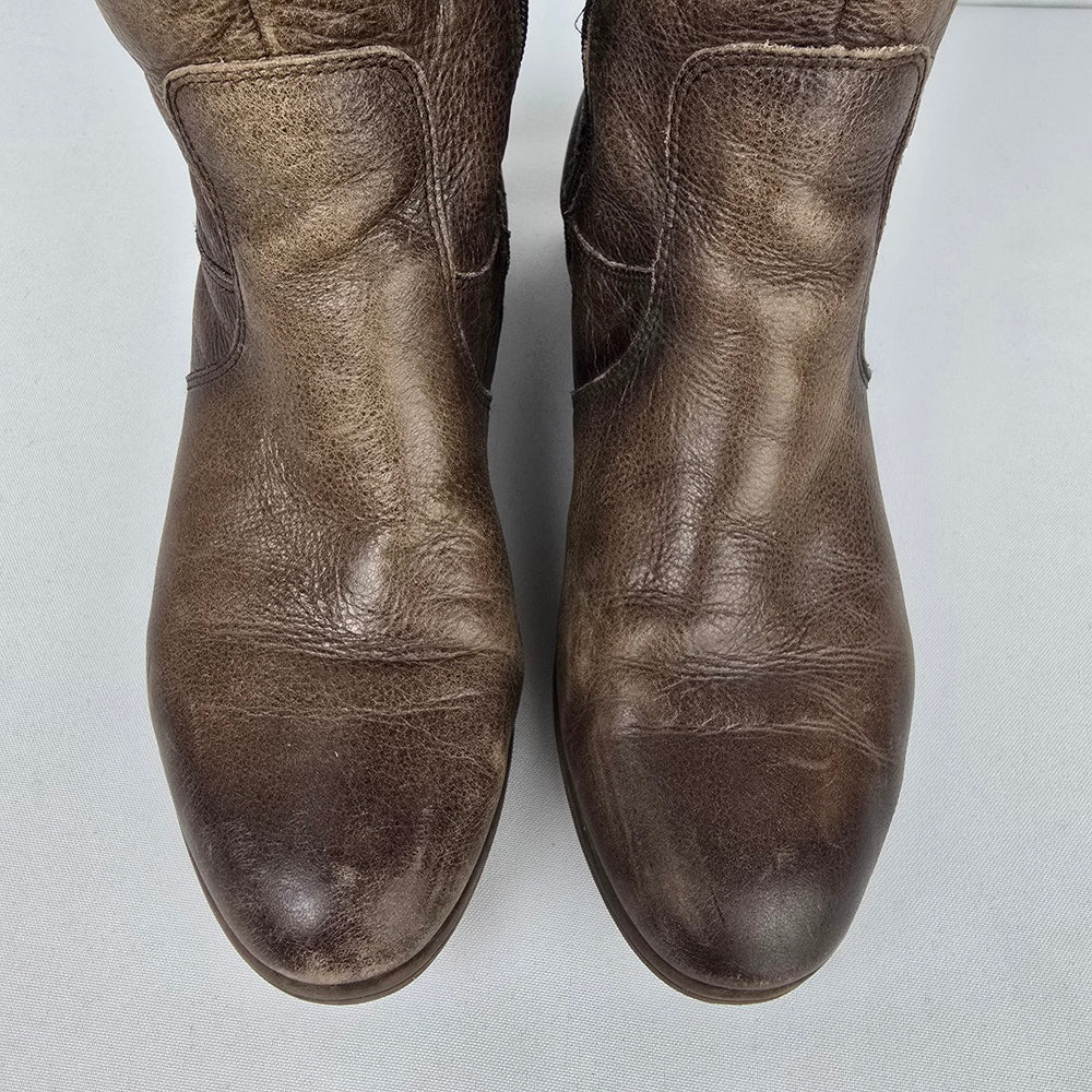 Earth Brown Leather Calf Height Boots Size 7.5
