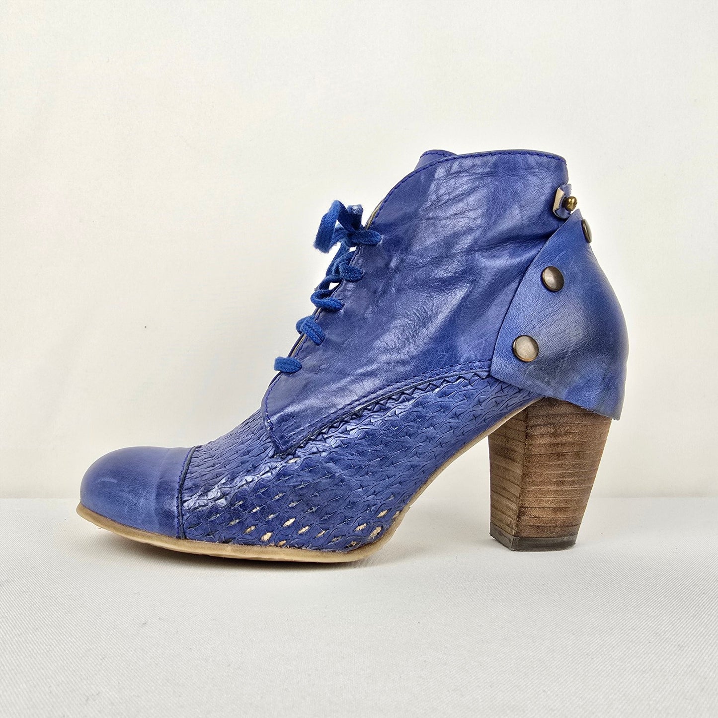 Chocolate Blue Leather Lace Up Heeled Ankle Boots Size 8