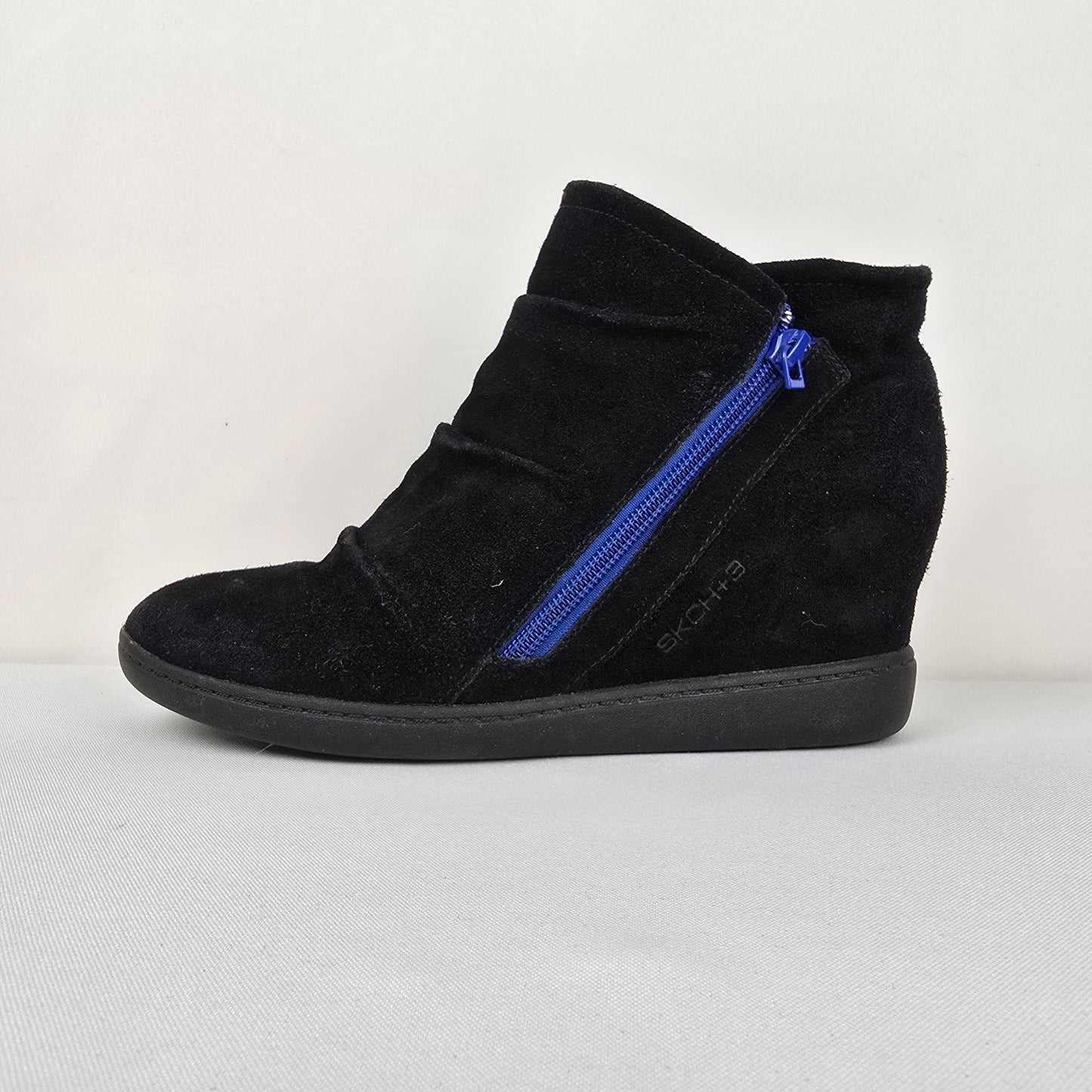 Skechers Plus 3 Raise Your Glass Black Hidden Wedge Heel Boot Size 8