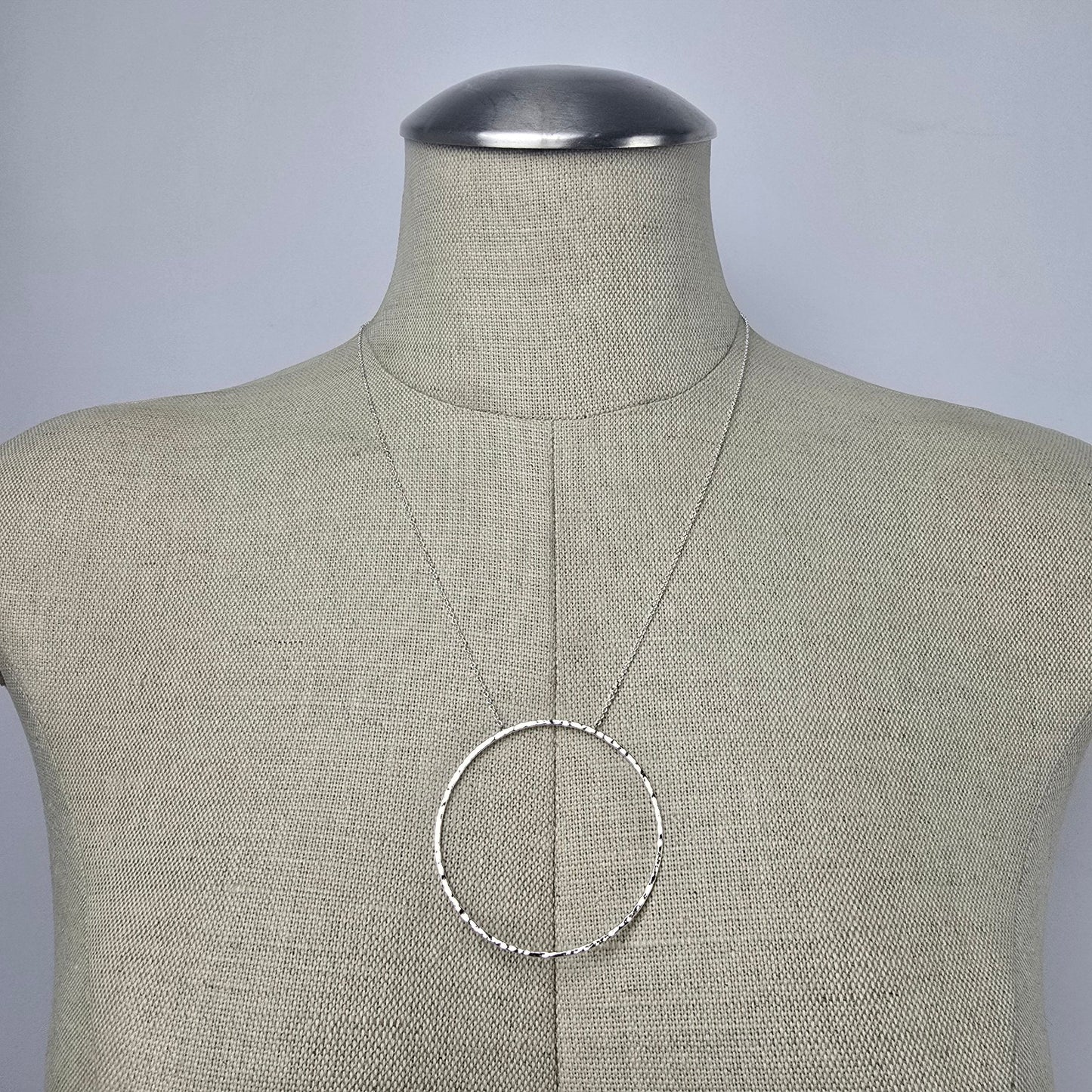 Stella & Dot Silver Tone Hammered Open Circle Pendant Necklace