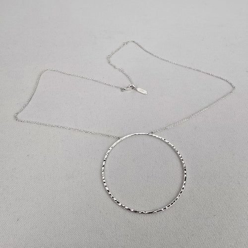 Stella & Dot Silver Tone Hammered Open Circle Pendant Necklace