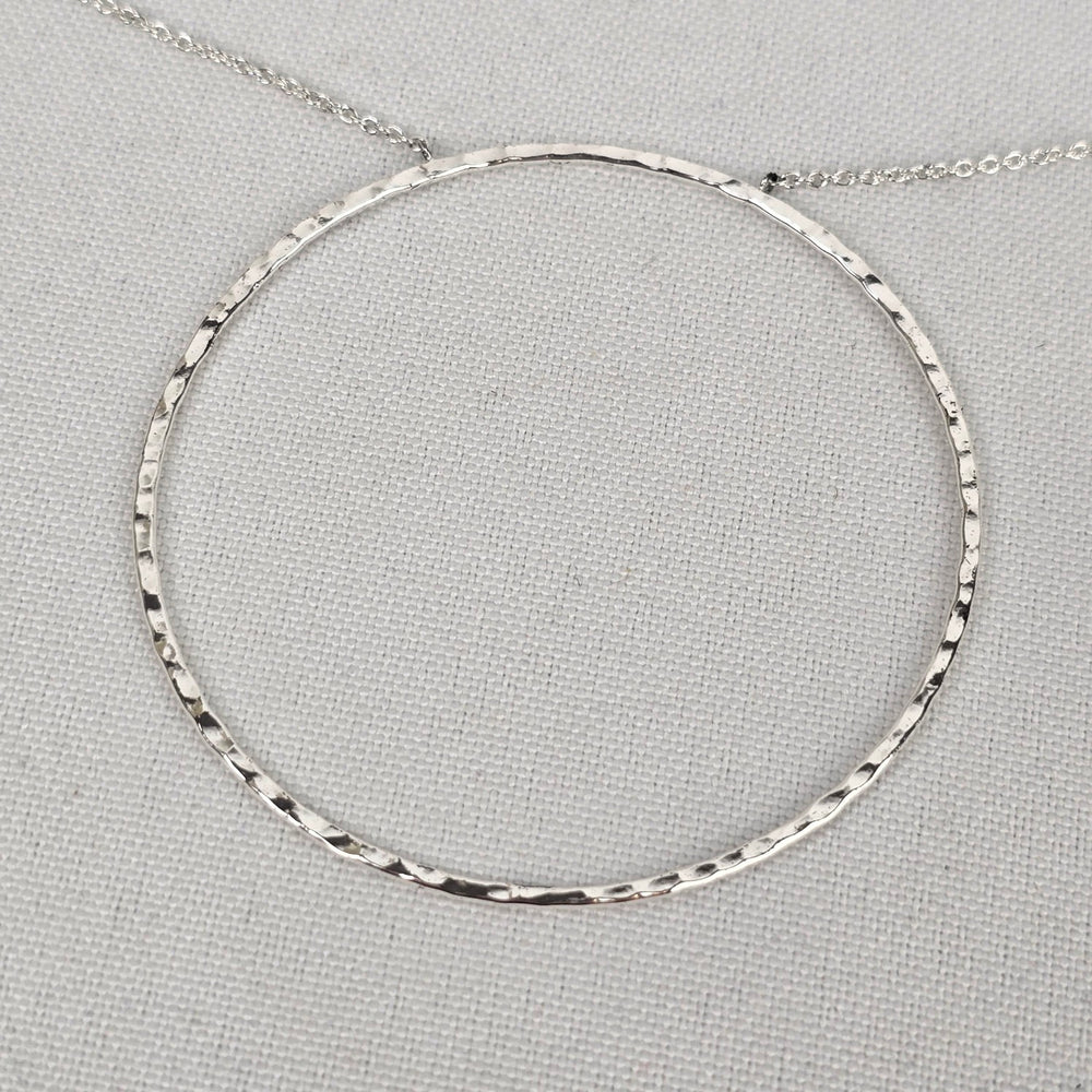Stella & Dot Silver Tone Hammered Open Circle Pendant Necklace